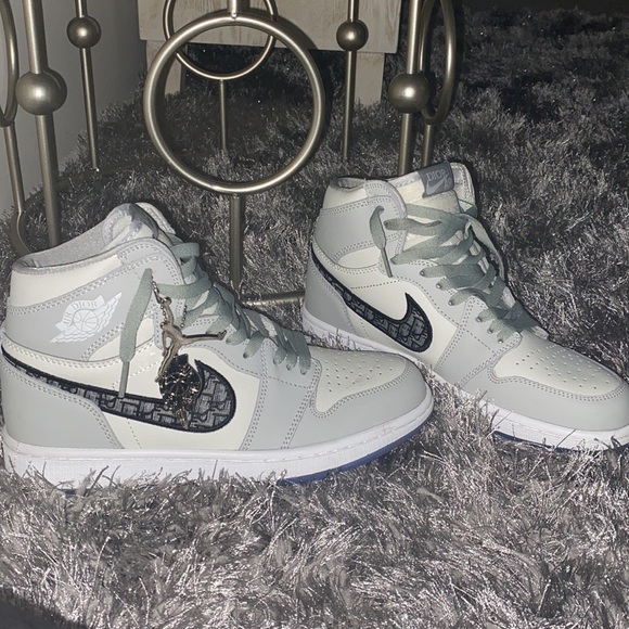 Jordan 1 Retro Dior - Picture 5 of 5